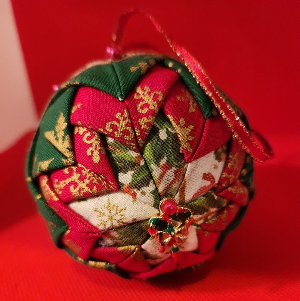 Quilted Christmas Ball